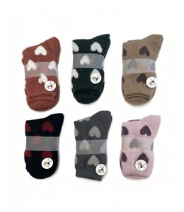 Chaussettes d'hiver en coton thermique tissé avec du spandex, imprimées de Noël, à motif de cœur en fourrure - Product Image 5