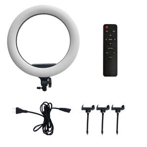 <span class=keywords><strong>Prix</strong></span> usine maquillage professionnel Tik Tok Youtube LED Selfie anneau lumière de remplissage 18 ''anneau lumineux avec support de trépied pour téléphone - Product Image 2