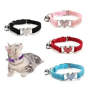 Fabricante Personalizado Rhinestone Gato Colar Ajustável Coração Bling Cat Collar Belt com Cinto De Segurança e Sino