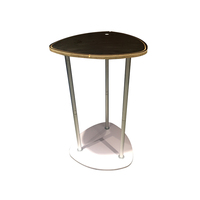 Comptoir triangulaire portable en aluminium avec plateau en bois, tissu ignifuge B1, design pliable pour promotion et consultation commerciale