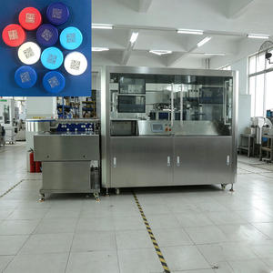 เครื่องทำเครื่องหมายด้วยเลเซอร์สำหรับติดตามฝาบรรจุภัณฑ์อาหารและเครื่องดื่ม ตรวจสอบโค้ด QR แบบ Data Matrix การพิมพ์ฝาขวดน้ำ - Product Image 1