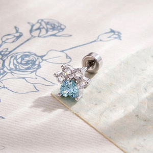 Boucles d'oreilles en acier inoxydable avec zircon en forme de <span class=keywords><strong>patte</strong></span> de chat, piercing pour cartilage, design à filetage interne, cadeau pour <span class=keywords><strong>la</strong></span> Saint-Valentin - Product Image 5