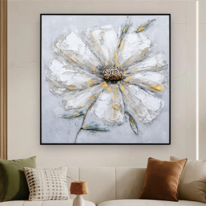 Arte Floral Pintado a Mano, Pintura al Óleo de Flores Blancas con Detalles Dorados, <span class=keywords><strong>Fondo</strong></span> Azul Claro, Lienzo Floral, Pintura Floral Elegante - Product Image 1