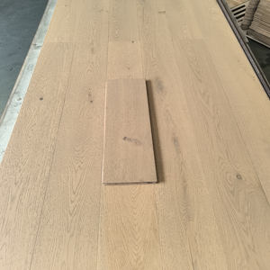<span class=keywords><strong>Parquet</strong></span> en bois <span class=keywords><strong>massif</strong></span> de chêne blanc européen naturel de haute qualité, conçu par des ingénieurs en bois - Product Image 4