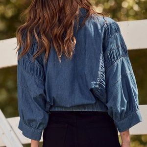 Nueva Llegada Chaqueta Vaquera Elegante de Otoño con Cuello Vuelto, Mangas Largas Lavadas, Cierre de Cremallera y Detalles Fruncidos - Product Image 3