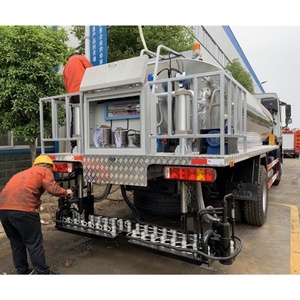 Camion épandeur d'asphalte haute performance 12m3 HOWO, distributeur d'asphalte à vendre - Product Image 6