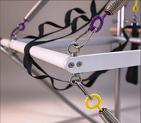 Machine de Pilates Reformer en Bois d'Érable Massif Réglable avec Tour en Acier Inoxydable 2-en-1 Multifonctionnelle Capacité 200kg pour Studio de Pilates