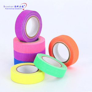 <span class=keywords><strong>Ruban</strong></span> adhésif fluorescent réactif à la lumière noire, <span class=keywords><strong>ruban</strong></span> en tissu néon, <span class=keywords><strong>ruban</strong></span> fluorescent UV pour la décoration, la scène, le théâtre - Product Image 3