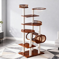 Arbre à chat moderne en bois avec griffoir en sisal et boule-nid pour l'intérieur, style épuré, structure d'escalade et plateforme de saut pour chat
