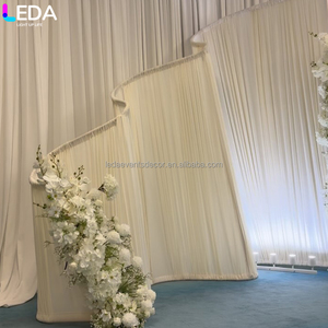 Set di Supporti Metallici a Forma di S Bianchi Minimalisti Moderni per Decorazioni di Matrimoni e Feste LEDA - Product Image 3