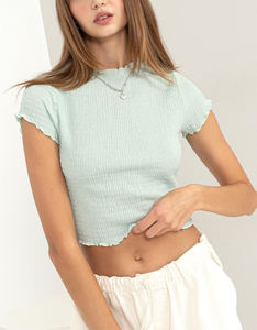 T-shirt court côtelé vert menthe pour femme, col rond, manches courtes, coupe ajustée, extensible, avec bordure festonnée, idéal pour l'été - Product Image 2