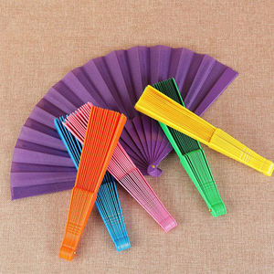 Abanico Español Pericon Rojo Hecho a Mano de Madera para Danza Flamenca y Artículos Promocionales para Fiestas - Product Image 4