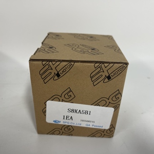 Moteur pas à pas 100% neuf et d'origine S8KA5B1 - Product Image 1