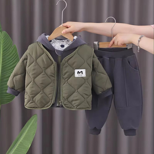 Vêtements pour enfants garçons velours ensemble automne hiver vêtements garçons Cool et beau bébé <span class=keywords><strong>gilet</strong></span> polaire chaud veste trois pièces ensemble - Product Image 1