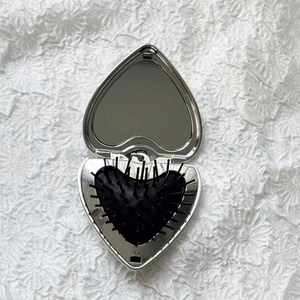 Cepillo Plegable Compacto con Espejo y Logotipo Personalizado, Cepillo para el Cabello Portátil con Forma de Corazón, con Llavero, Bonito Adorno para Bolsos - Product Image 3