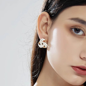 Orecchini a Perno in Seta con Nastro per Donne, Accessori per Orecchie alla Moda per Uso Quotidiano - Product Image 5