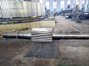 Prix d'usine Grand arbre à engrenages hélicoïdaux Forging Arbre de pignon de transmission - Product Image 2