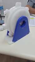 Service rapide de tournage et fraisage CNC sur mesure, disponible pour plastiques POM et PEEK (bleu, blanc, noir), de notre usine source avec 25 ans d'expérience. NDA disponible.