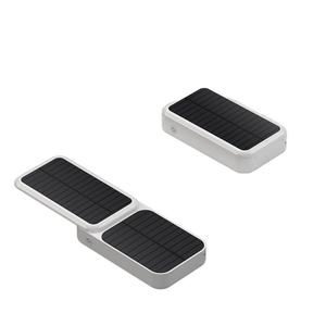 Banco de Energía Portátil Mini de Gran Capacidad 10000 mAh, Cargador Solar Inalámbrico con Luz de Camping - Product Image 2