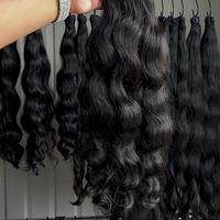 Paquete de cabello ondulado virgen alineado con cutícula completa 100%, cabello humano sin procesar cabello virgen de Malasia, vendedores de cabello Virgen al por mayor