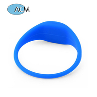 Bracelet RFID en silicone gaufré personnalisé, programmable 13,56 MHz, direct fabricant, pour systèmes de point de vente sans argent liquide et accès aux portes