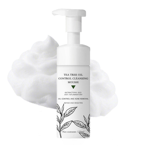 Mousse Detergente Biologica all'Olio di Tea Tree per il Controllo del Sebo - Pulizia Profonda, Antibatterica e Rimozione dell'Acne, Schiarente alla Vitamina C, 120ml - Product Image 1