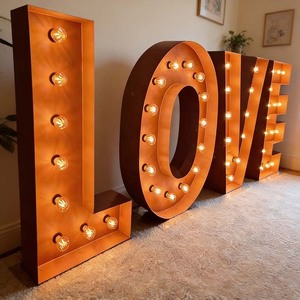 Grandes lettres en métal personnalisées avec bandes LED, <span class=keywords><strong>enseigne</strong></span> publicitaire autoportante de 4 pieds pour les entreprises - Product Image 4