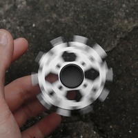 Outil multifonctionnel Star Tool Fidget Spinner Clé en forme de flocon de neige Clé étoile multi-tailles MINI Jouet anti-stress Populaire dans le monde entier