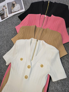 KD2221 Abito <span class=keywords><strong>Estivo</strong></span> Elegante di Alta Qualità con Scollo a V, Maglione Lavorato a Maglia, Bottoni a Rivetto e Maniche Corte per Donna - Product Image 3