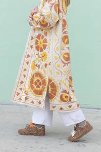 Veste matelassée unisexe en broderie ouzbek Suzani florale, bouton écologique, couture à la main, automne-hiver 2025 - Product Image 6