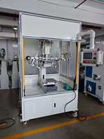 Slimme pneumatische warmtepersmachine voor platte oppervlakken, zoals chocolade- en medicijnverpakkingen, met semi-automatische hete-stempeling voor consistente kwaliteit.