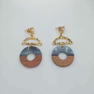 Boucles d'oreilles pendantes tendance en acier inoxydable 316L plaqué or PVD, design circulaire durable et résistant - Product Image 1