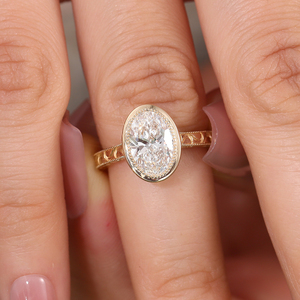 Anillo de compromiso de diamante cultivado en laboratorio con certificación IGI, corte ovalado de 1.5 quilates, estilo étnico de lujo, engaste tipo catedral, oro macizo auténtico de 14k o 18k. - Product Image 3