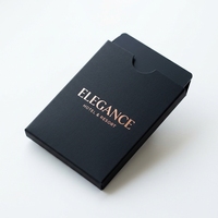 Maßgefertigte Matte Schwarze Papierkartenhülle mit Roségold-Folienprägung des Hotel-Logos für Luxus-Resort Rezeptionseinrichtung