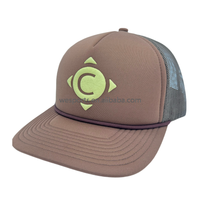 Casquette de camionneur camouflage sport avec broderie de logo personnalisée, chapeau en maille ajusté uni et coloré avec mousse, style tendance pour une utilisation en plein air et à la plage