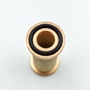 Pistolet à colle thermofusible Robatech 100142 avec filtre en maille perforée, disponible en stock, et machine à café distributrice à écran tactile 101142 - Product Image 4
