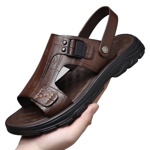 Sandales plates d'été pour hommes à motif léopard, bout ouvert, semelle en caoutchouc, décontractées, pour l'extérieur, la plage, doublure en PU souple, à enfiler, confortables, antidérapantes - Product Image 1