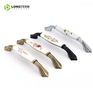 Classique <span class=keywords><strong>Porcelaine</strong></span> Chrome Meubles Poignées Tiroir Décoratif <span class=keywords><strong>En</strong></span> Céramique Armoire <span class=keywords><strong>De</strong></span> Cuisine <span class=keywords><strong>Poignée</strong></span> <span class=keywords><strong>De</strong></span> <span class=keywords><strong>Porte</strong></span> - Product Image 1