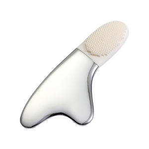 Portable Mini Acier Inoxydable Guasha Masseur Facial Crème Pour Les Yeux Bâton Visage <span class=keywords><strong>Gusha</strong></span> Conseil Grattoir avec Brosse En Silicone - Product Image 3
