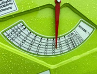 Guindaste Móvel Hidráulico Montado em Caminhão Sinotruk HOWO 8x4 de 14 Toneladas com Braço Telescópico de 5 Seções para Projetos de Construção