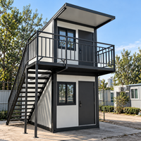 Kit de maison préfabriquée pliable en conteneur de petite taille, à montage rapide et faible coût d'expédition, avec panneaux solaires pour les travailleurs