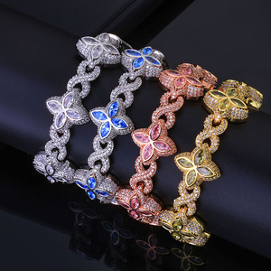Pulsera <span class=keywords><strong>de</strong></span> Alta Gama Unisex con Diseño <span class=keywords><strong>de</strong></span> Trébol <span class=keywords><strong>de</strong></span> Cuatro <span class=keywords><strong>Hojas</strong></span> y Cadena <span class=keywords><strong>de</strong></span> Eslabones Cubanos con Patrón <span class=keywords><strong>de</strong></span> Planta <span class=keywords><strong>de</strong></span> Hierro, Estilo Hip Hop Europeo Americano Transfronterizo - Product Image 1