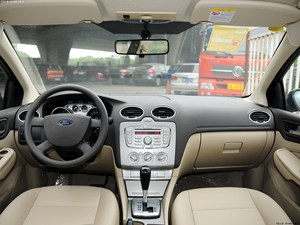 Ford <span class=keywords><strong>Focus</strong></span> Hatchback Classic 1.8L automatique, édition Fashion, voiture d'occasion, voiture économique, voiture abordable, <span class=keywords><strong>2012</strong></span> - Product Image 4