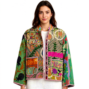 Veste vintage en patchwork Kantha avec broderie Suzani, col mandarin, manches longues, veste d'automne pour femmes - Product Image 1