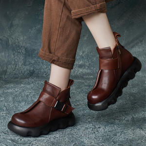 Nouvelles bottes hautes en cuir de vachette faites à la main, style britannique, bout rond, imperméables, plateforme, pour l'automne et l'hiver - Product Image 1