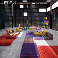 Canapé de Designer Roche Bobois, Collection Mahjong, Modulable et Convertible, Tissus Colorés Chic et Écologiques, Composants au Sol