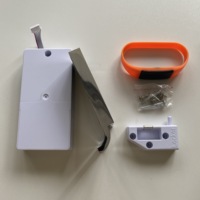 Serrure de casier électronique intelligente à capteur RFID avec logo personnalisé, carte-clé bracelet gratuite pour casier de gym avec poignée