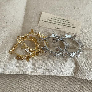 Pendientes de Aro con Forma de Mariposa Vintage, Chapados en Oro, para Mujer - Product Image 6