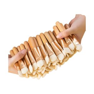 Pinceau de maquillage unique, pinceau doux pour masque facial, manche en bois, pinceau portable pour masque facial, outil de maquillage beauté - Product Image 1