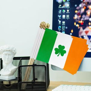 Оптовая продажа, высококачественный полиэстер 5*8 мини-флаг, держащий ирландский флаг, развевающийся с деревянным шестом - Product Image 4